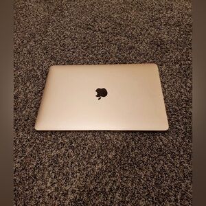 2018 Apple MacBook Air 13" i5 1.6GHz 8GB RAM 256GB SSD Rose Gold MRE82LL/A